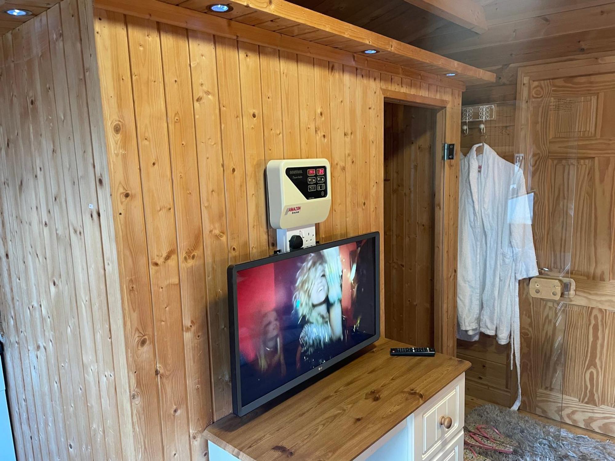 Chalet Free Sauna & Spa Superking Bed Killaloo Exteriér fotografie